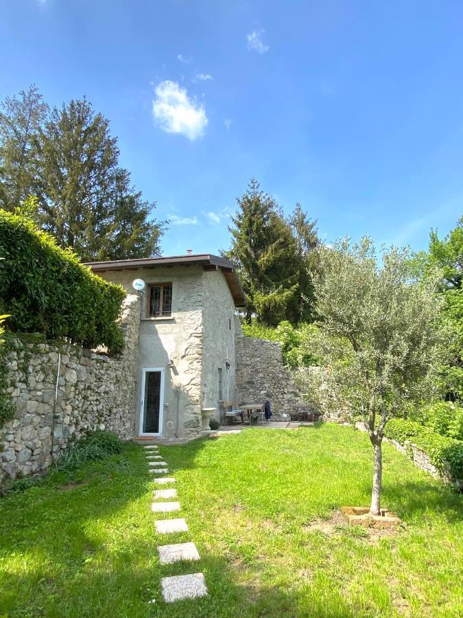 La Dimora Degli Olivi Dependance Villa Galbiate Dış mekan fotoğraf